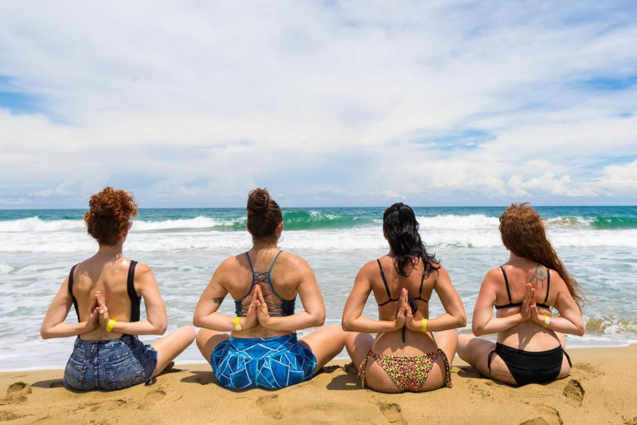 Playa 506 Beachfront Hostel Puerto Viejo de Talamanca Ngoại thất bức ảnh
