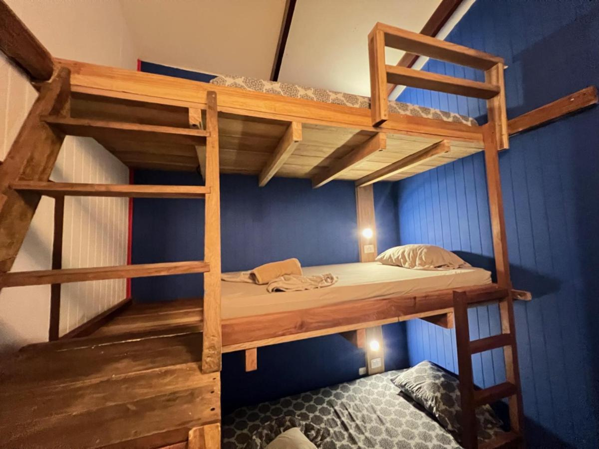 Playa 506 Beachfront Hostel Puerto Viejo de Talamanca Ngoại thất bức ảnh