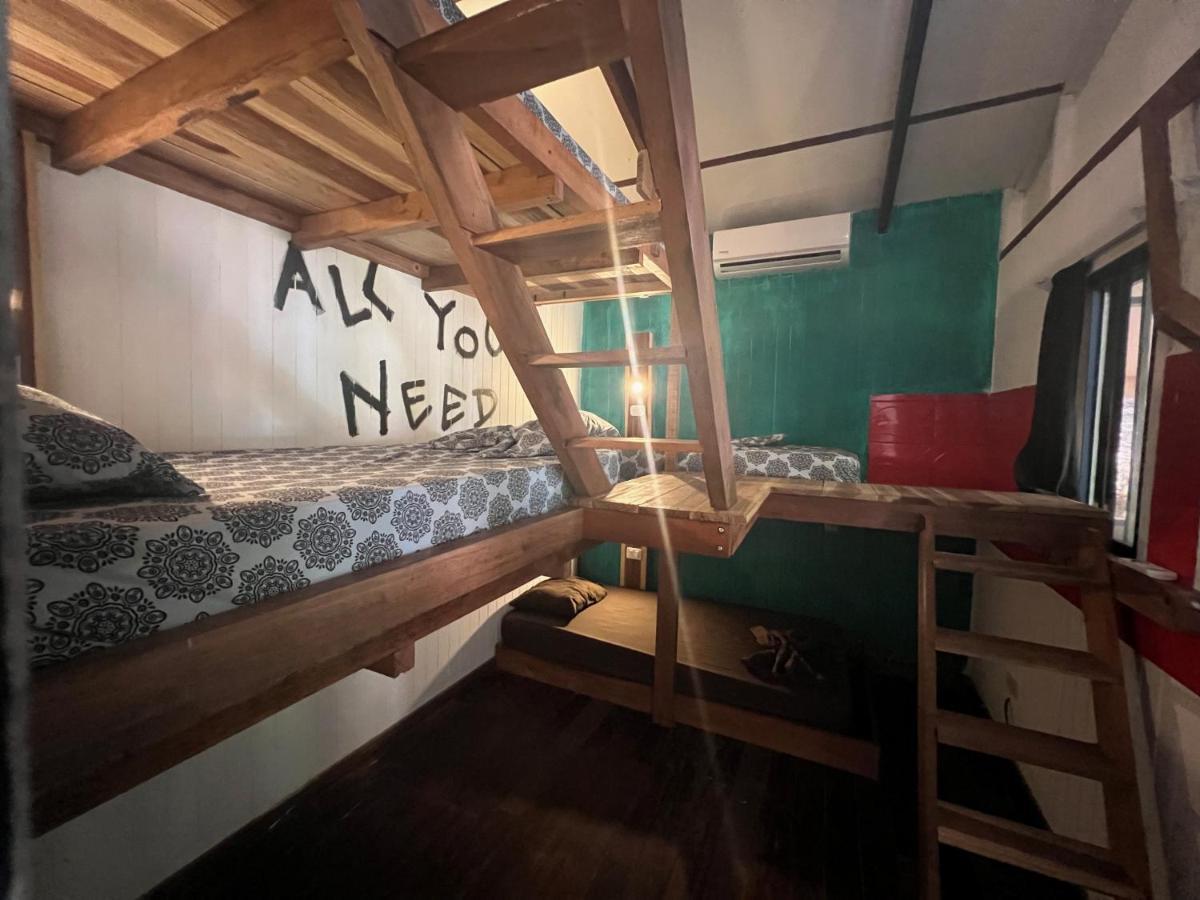 Playa 506 Beachfront Hostel Puerto Viejo de Talamanca Ngoại thất bức ảnh