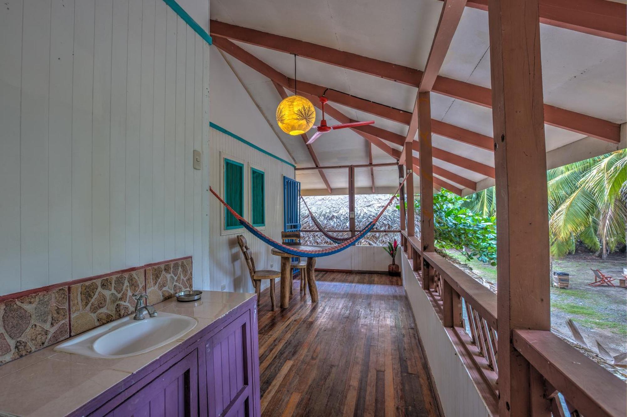Playa 506 Beachfront Hostel Puerto Viejo de Talamanca Phòng bức ảnh