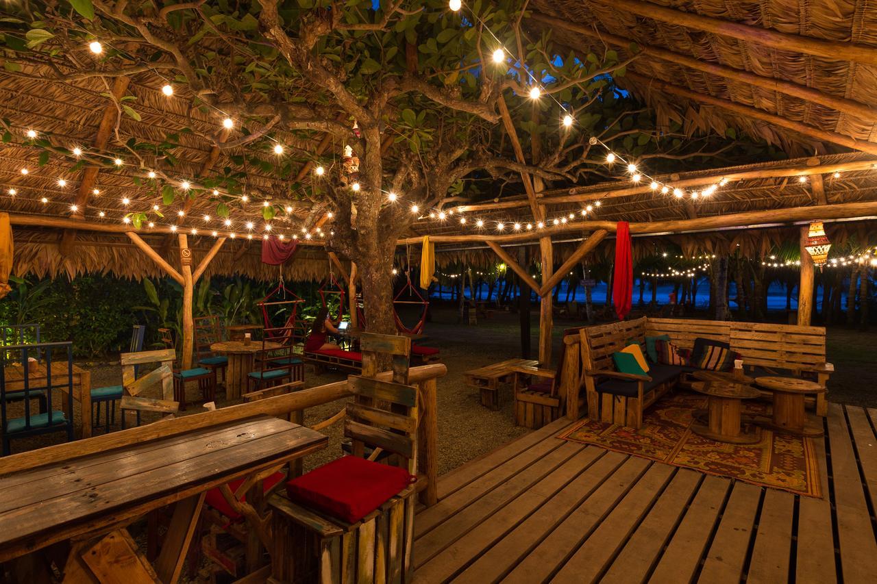 Playa 506 Beachfront Hostel Puerto Viejo de Talamanca Ngoại thất bức ảnh