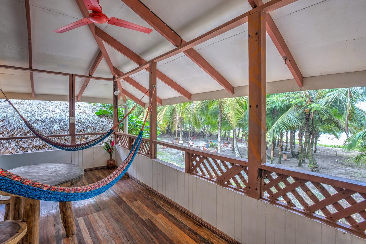Playa 506 Beachfront Hostel Puerto Viejo de Talamanca Ngoại thất bức ảnh