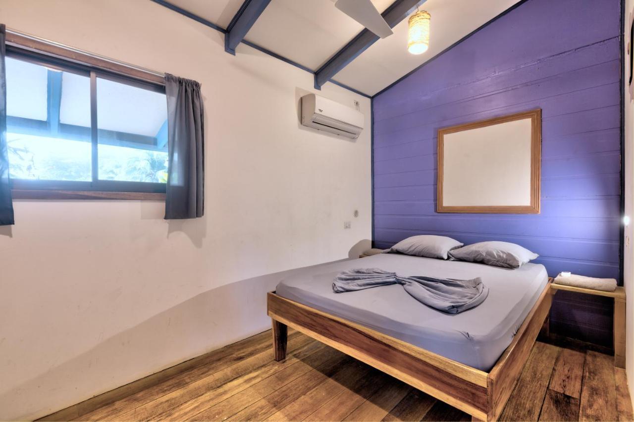 Playa 506 Beachfront Hostel Puerto Viejo de Talamanca Ngoại thất bức ảnh