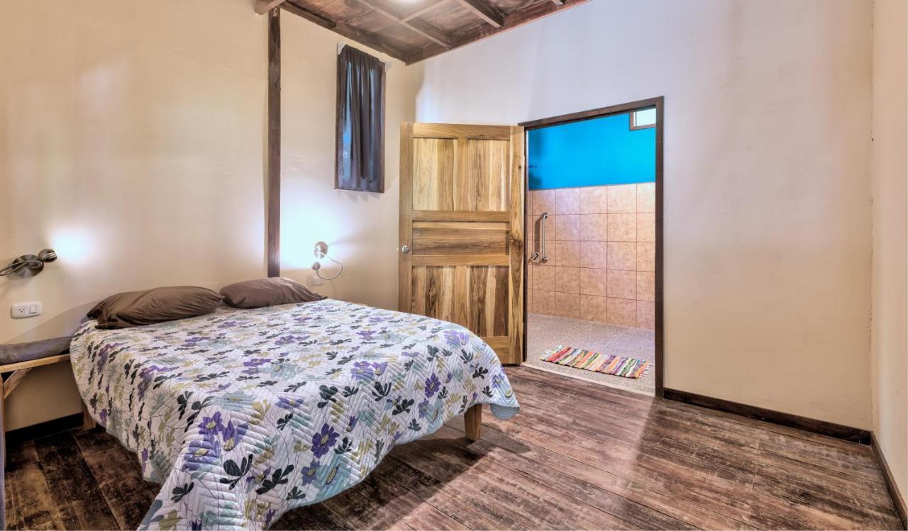 Playa 506 Beachfront Hostel Puerto Viejo de Talamanca Ngoại thất bức ảnh
